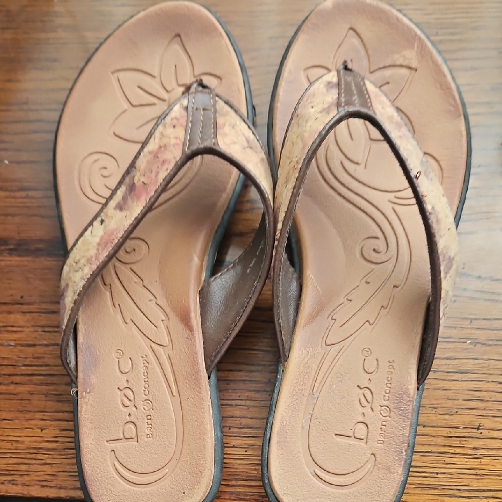 b.o.c. Women's Floral Tan Sandals Soze 6
